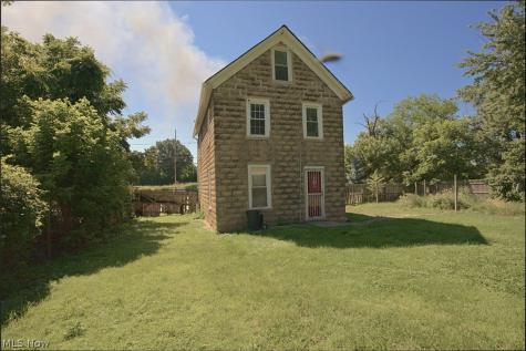 519 Wellington Avenue Akron OH 44305