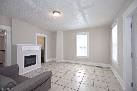 519 Wellington Avenue Akron OH 44305
