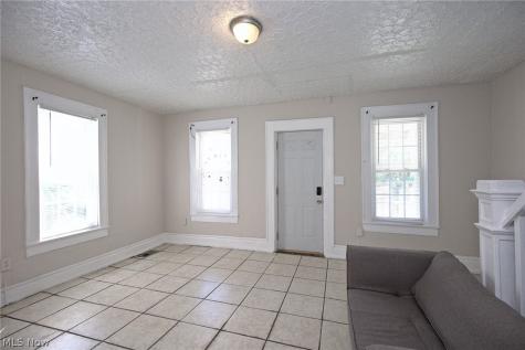 519 Wellington Avenue Akron OH 44305