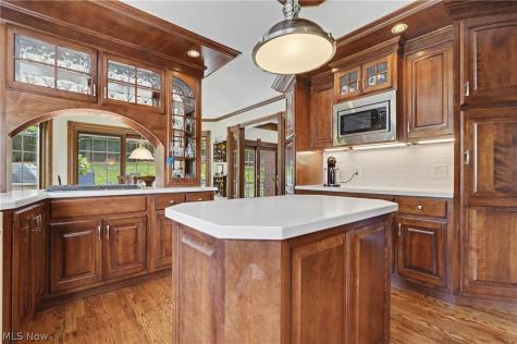 2835 Valley Road Cuyahoga Falls OH 44223