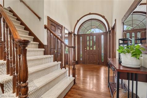 2835 Valley Road Cuyahoga Falls OH 44223