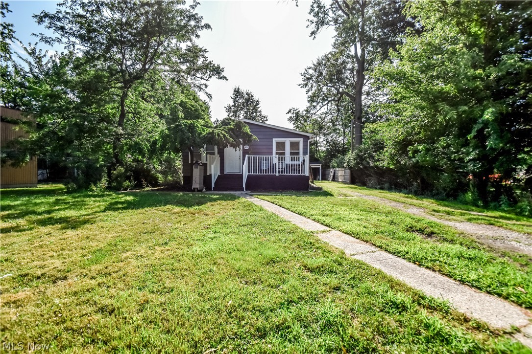 406 E 266th Street Euclid OH 44132