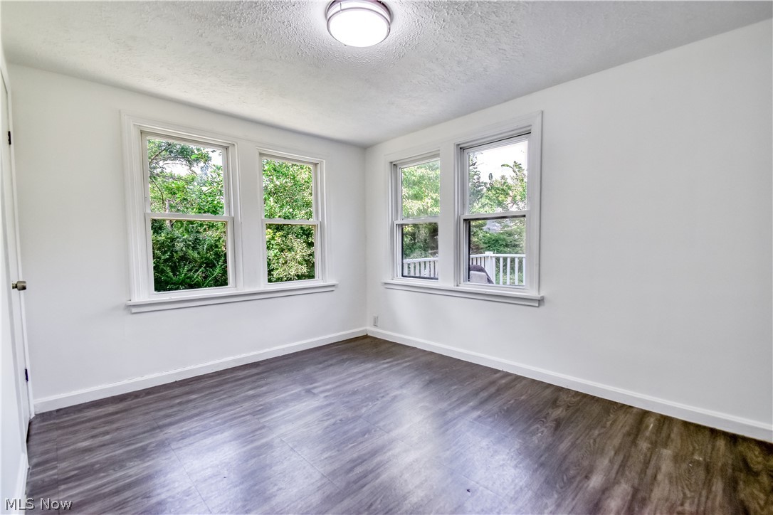 406 E 266th Street Euclid OH 44132