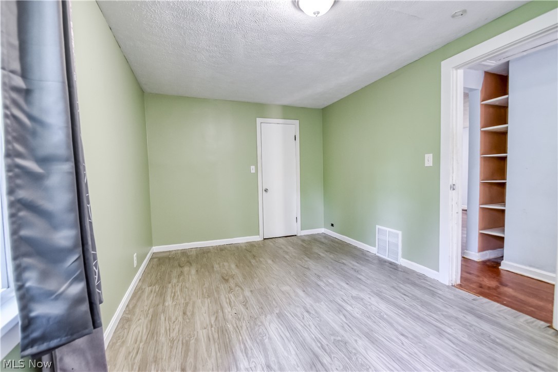 406 E 266th Street Euclid OH 44132
