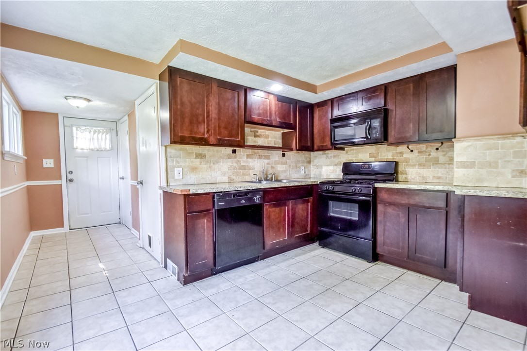 406 E 266th Street Euclid OH 44132