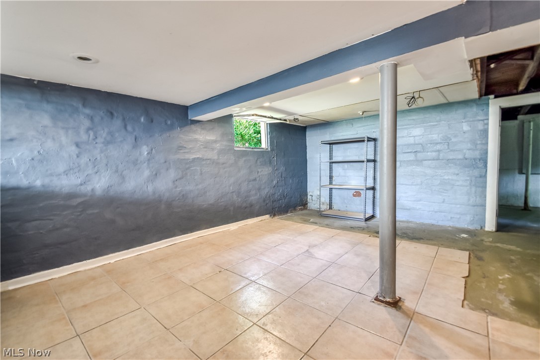 406 E 266th Street Euclid OH 44132
