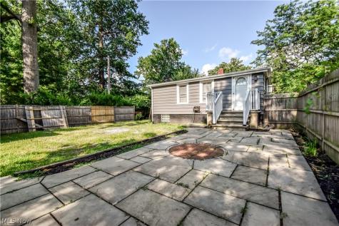 406 E 266th Street Euclid OH 44132