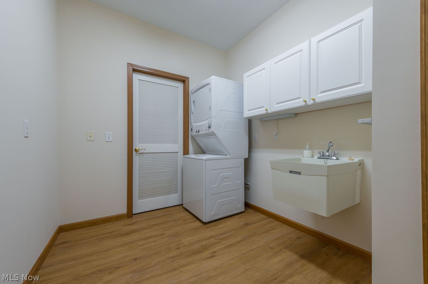 2442 Halifax Court Avon OH 44011