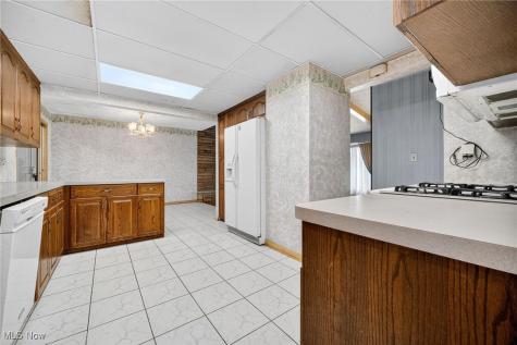 100 E Decker Drive Seven Hills OH 44131