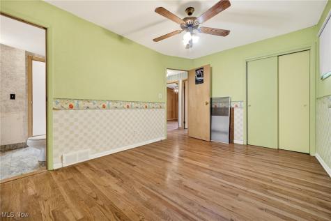 100 E Decker Drive Seven Hills OH 44131