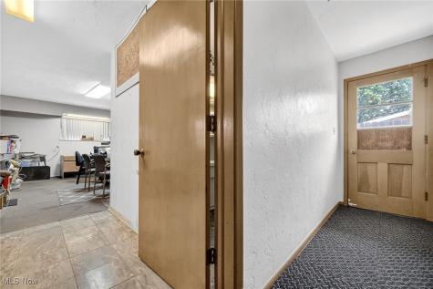 100 E Decker Drive Seven Hills OH 44131