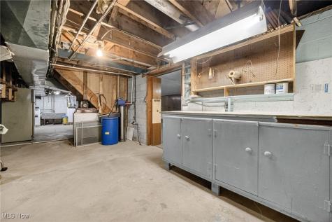 100 E Decker Drive Seven Hills OH 44131