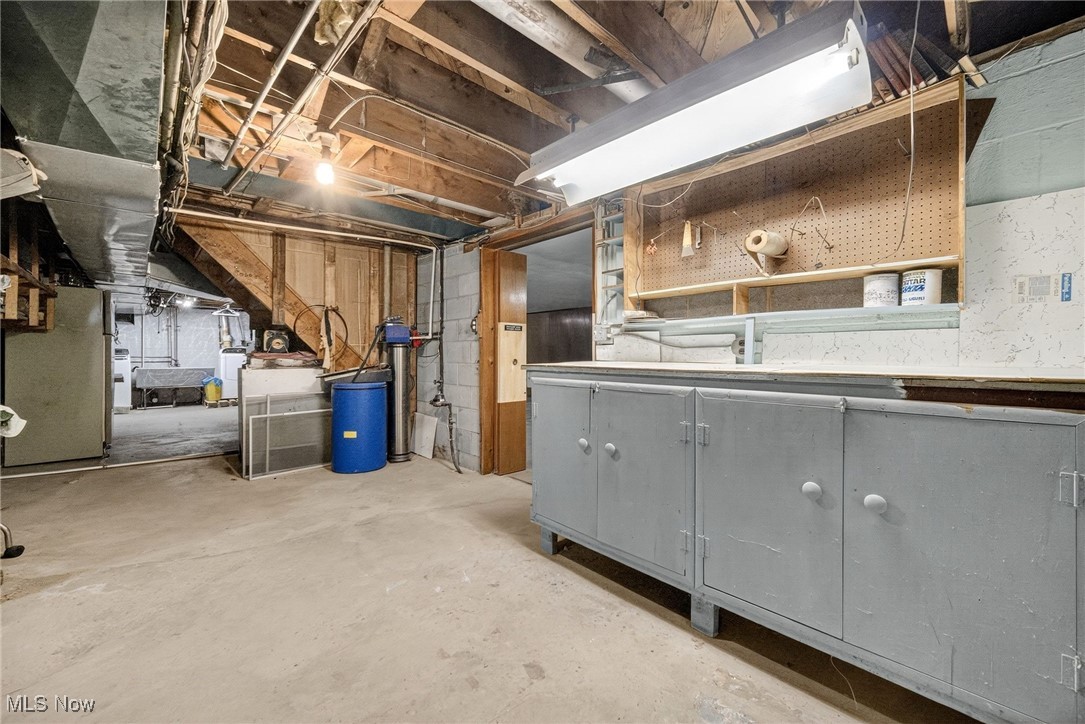 100 E Decker Drive Seven Hills OH 44131