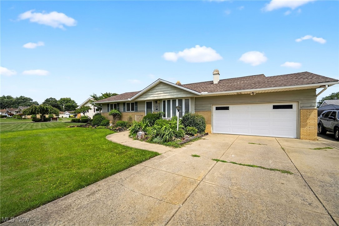 100 E Decker Drive Seven Hills OH 44131