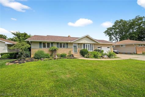 100 E Decker Drive Seven Hills OH 44131