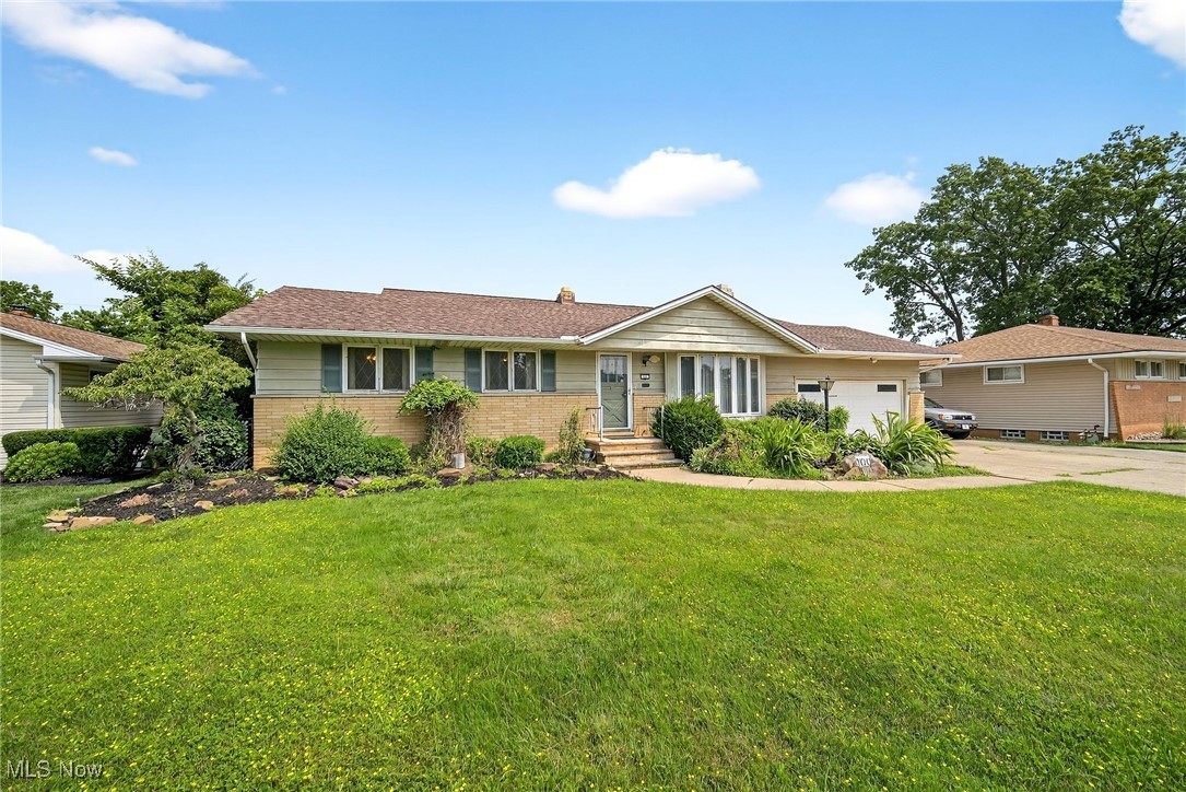 100 E Decker Drive Seven Hills OH 44131