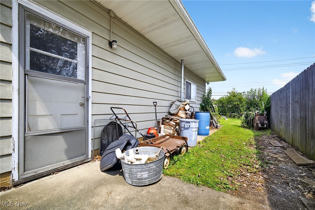 100 E Decker Drive Seven Hills OH 44131