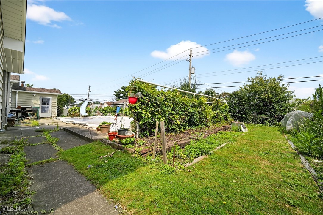 100 E Decker Drive Seven Hills OH 44131