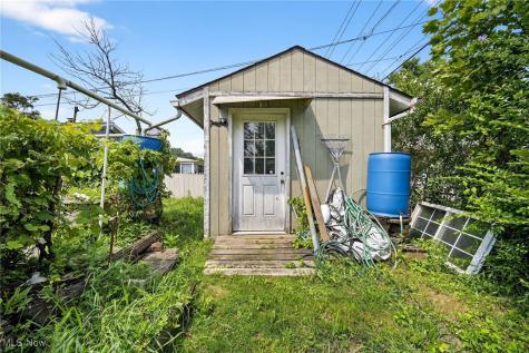 100 E Decker Drive Seven Hills OH 44131