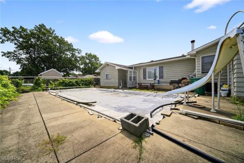 100 E Decker Drive Seven Hills OH 44131