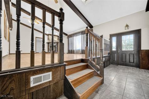 100 E Decker Drive Seven Hills OH 44131