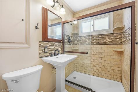 6150 Wareham Drive Parma OH 44129