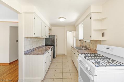 6150 Wareham Drive Parma OH 44129