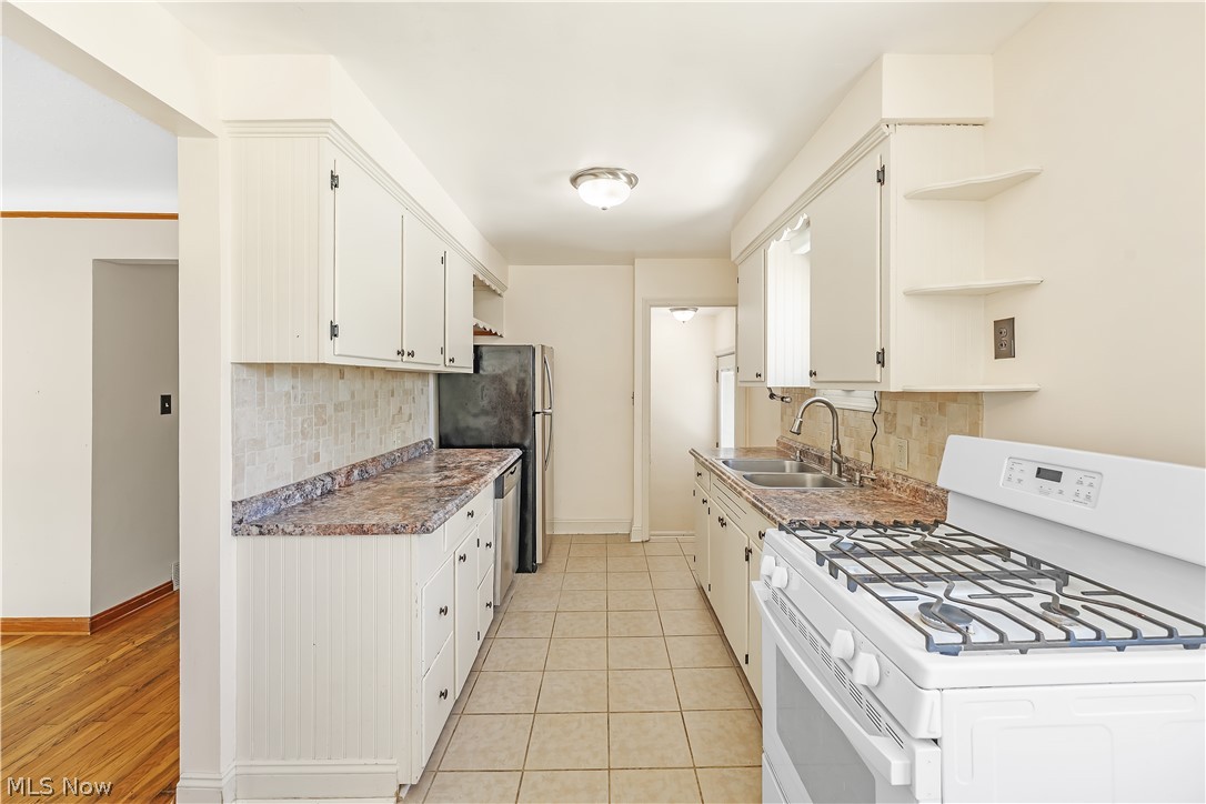 6150 Wareham Drive Parma OH 44129