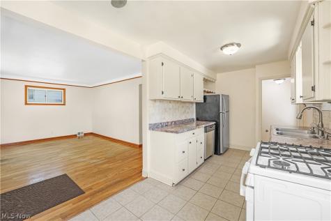 6150 Wareham Drive Parma OH 44129