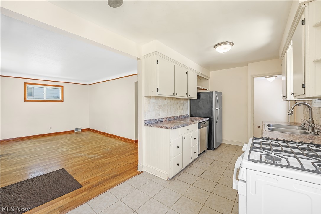 6150 Wareham Drive Parma OH 44129