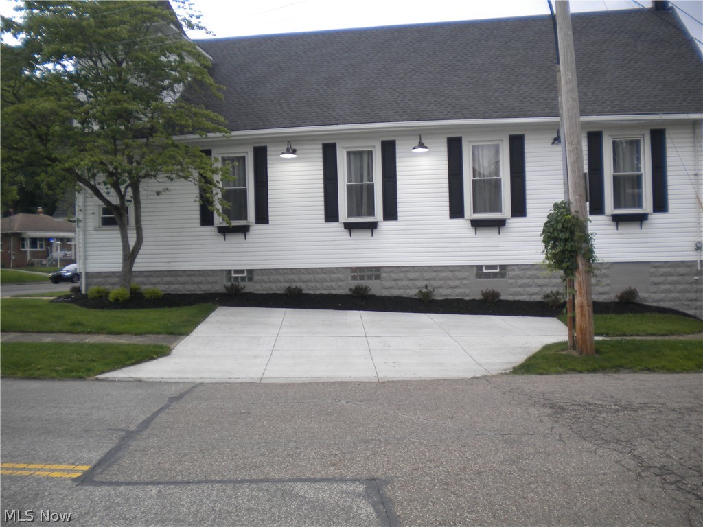 139 W State Street Barberton OH 44203