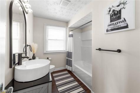 3525 Raymont Road University Heights OH 44118