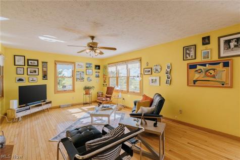 5174 Oakhill Street Louisville OH 44641