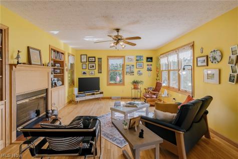5174 Oakhill Street Louisville OH 44641