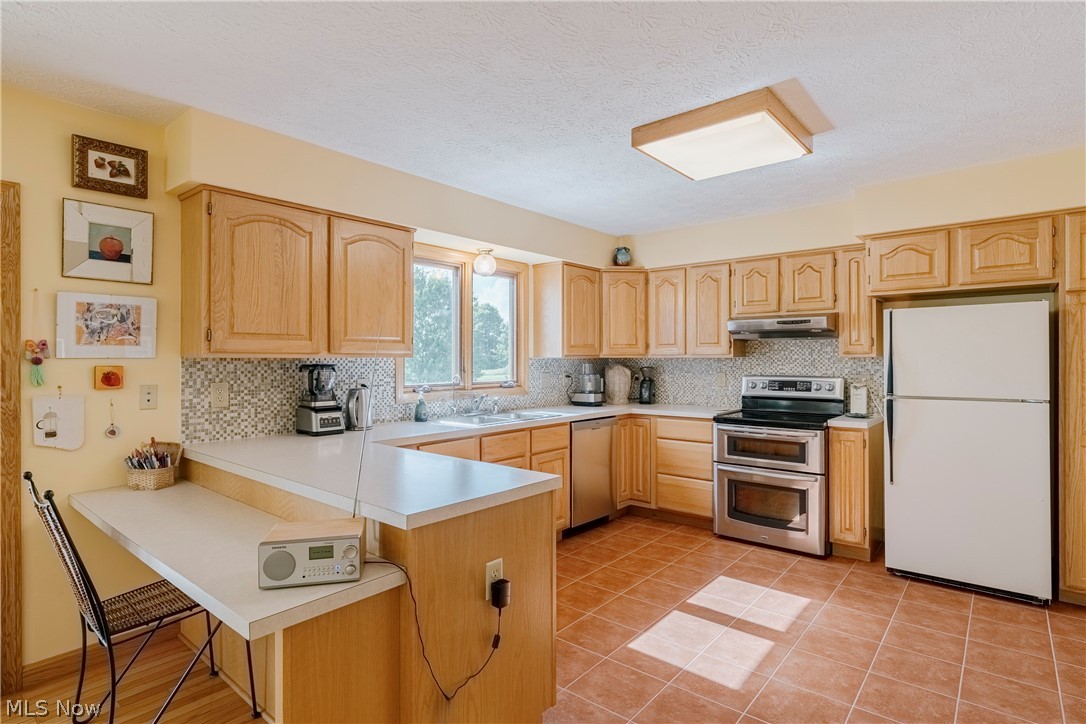 5174 Oakhill Street Louisville OH 44641