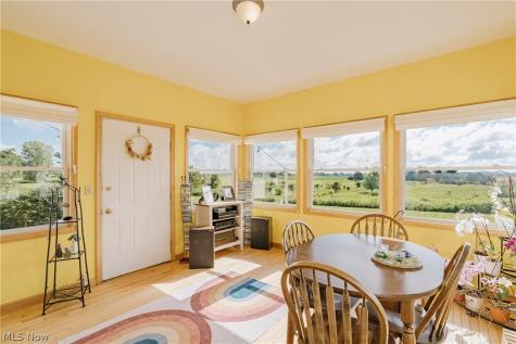 5174 Oakhill Street Louisville OH 44641