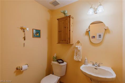 5174 Oakhill Street Louisville OH 44641