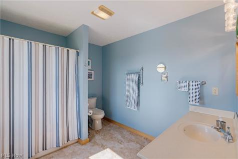 5174 Oakhill Street Louisville OH 44641