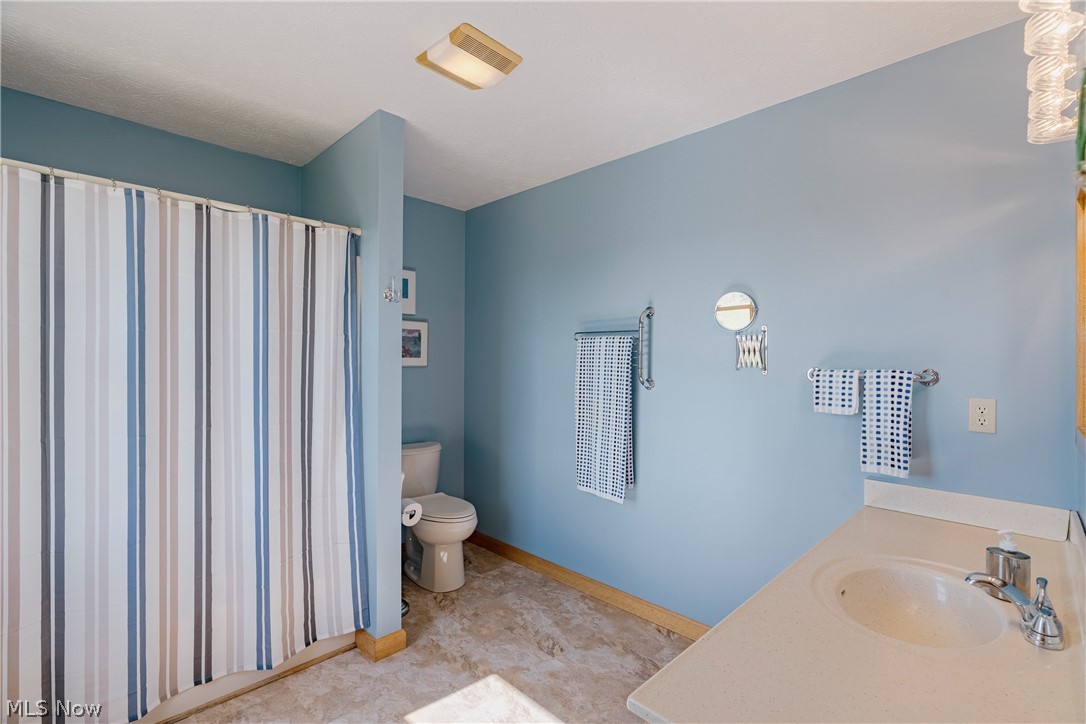 5174 Oakhill Street Louisville OH 44641