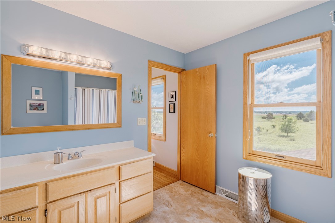 5174 Oakhill Street Louisville OH 44641