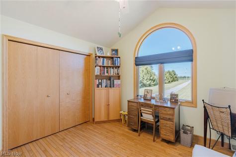5174 Oakhill Street Louisville OH 44641