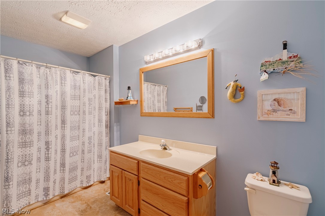 5174 Oakhill Street Louisville OH 44641