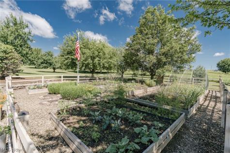 5174 Oakhill Street Louisville OH 44641