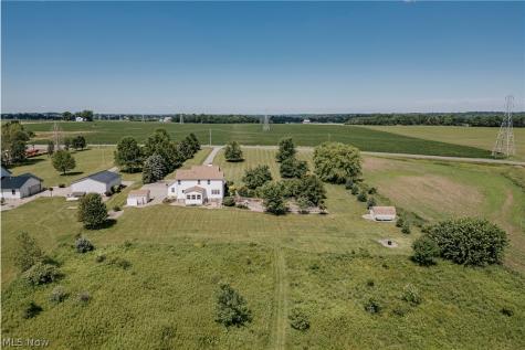 5174 Oakhill Street Louisville OH 44641