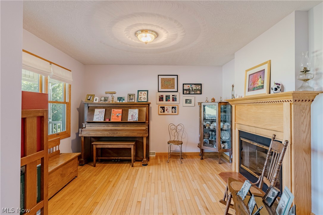 5174 Oakhill Street Louisville OH 44641