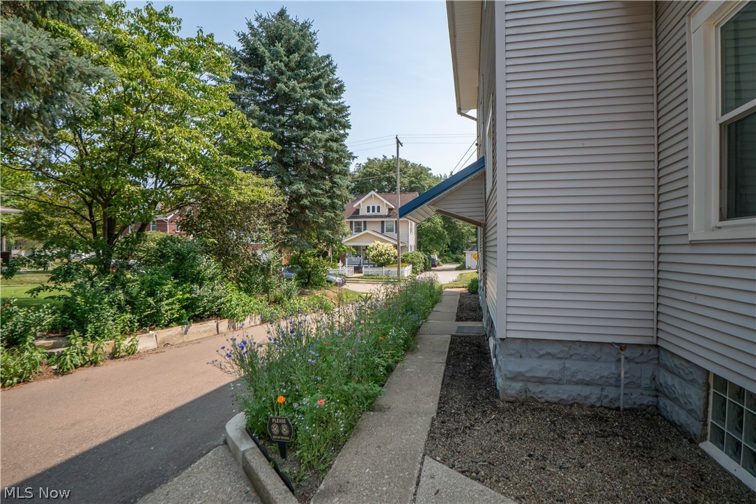 119 5th Street NE North Canton OH 44720