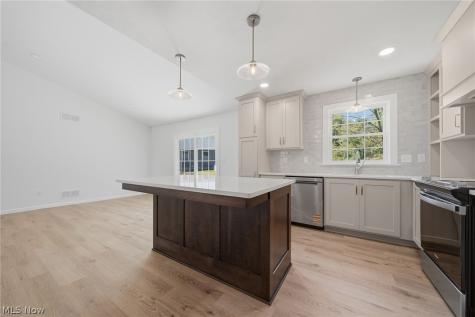 517 Whitetail Trail NE Canton OH 44704