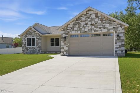 517 Whitetail Trail NE Canton OH 44704