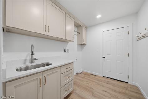 517 Whitetail Trail NE Canton OH 44704