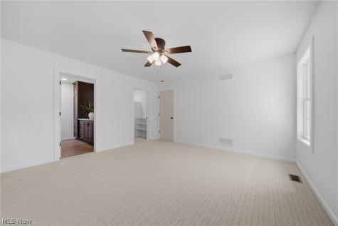 517 Whitetail Trail NE Canton OH 44704